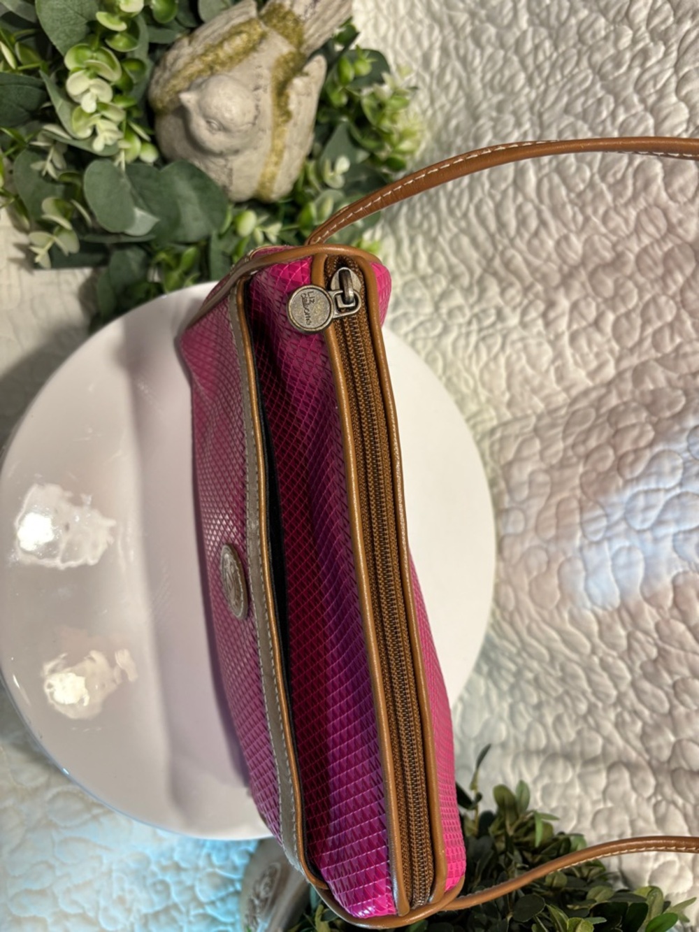Vintage Liz Claiborne Fuchsia Crossbody Bag with Tan Trim - Picture 4 of 9